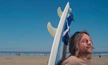 Exeter physicist bends light waves on surfboards
