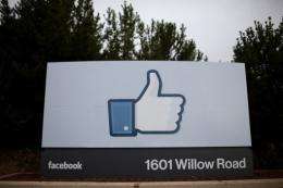 Facebook modified its filing to warn potential investors of a patent lawsuit against it from Yahoo!