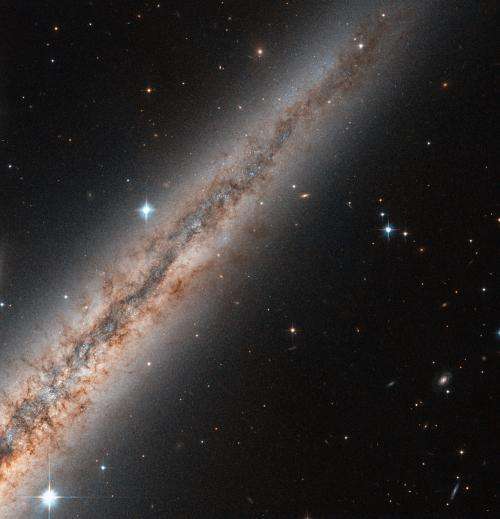 Hubble Spies Edge-on Beauty