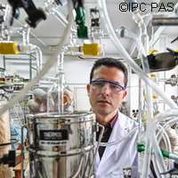 New method to clean and treat polluted water for extraction of chemicals