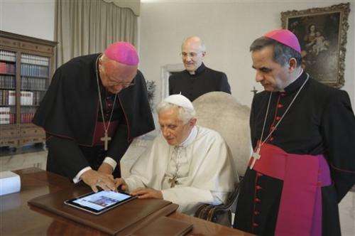 Pope joins tweeting masses with Pontifex handle