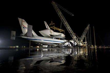 Smithsonian welcomes Discovery to space collection (AP)