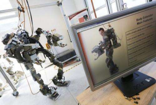 The exoskeleton is a kind of armour weighing 160 kilos which multiplies the strength of its human user by 20