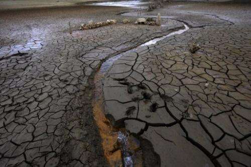 The Portodemouros reservoir has visibly shrunk and egg-shell cracks have appeared in the mud