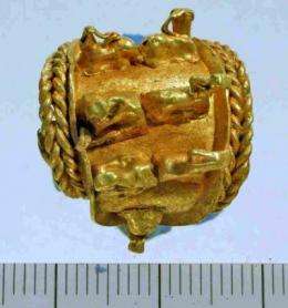 Unique gold earring found in intriguing collection of ancient jewelry in Israel