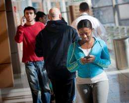 Walking and texting at the same time? Study says think again