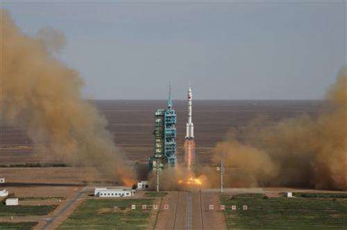 Chinese spacecraft blasts off with 3 astronauts