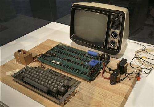 First Apple computer sells at auction for $387,750