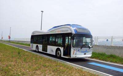 KAIST's wireless Online Electric Vehicle, OLEV, runs inner city roads