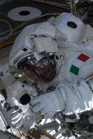 NASA still perplexed by astronaut's flooded helmet