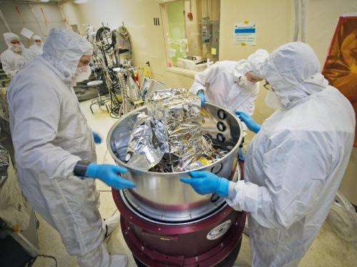 NASA's Webb Telescope components meet 'Big Red'