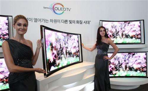 Samsung puts curve in OLED televisions