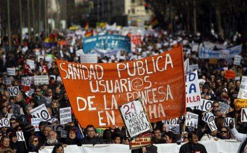 Spaniards protest health care reforms