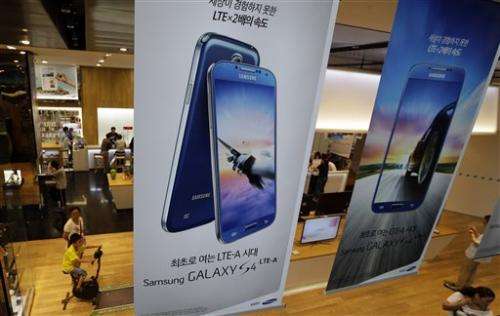 Samsung forecasts record profit but shares tumble