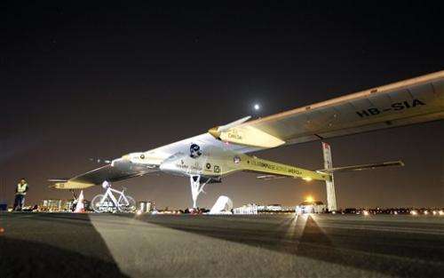 Solar plane lands in Ariz., 1st leg of major trip