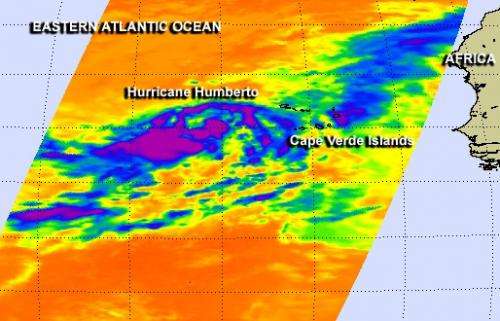 2 NASA satellites analyze Hurricane Humberto's clouds and rainfall