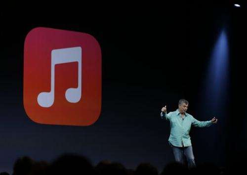 Apple revamps look of iPhone, iPad software
