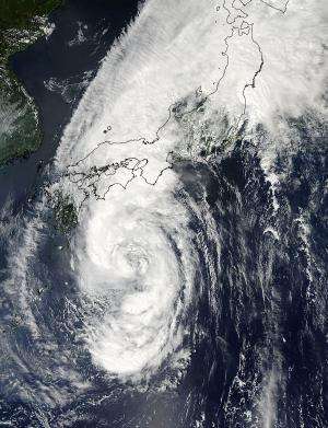 2 NASA satellites track Typhoon Man-yi across Japan