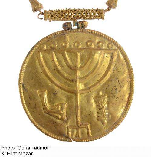 Ancient golden treasure found at foot of Temple Mount