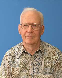 Astronomer George Herbig вies at фge 93