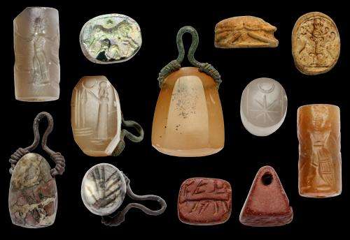 More than 600 ancient seals and amulets found