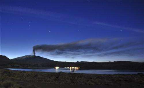 Chile, Argentina evacuate on Copahue volcano alert