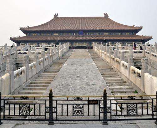 Workers dragged Forbidden City stones along roads of artificial ice