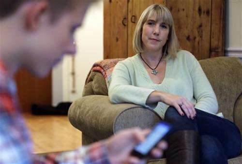 Docs to parents: Limit kids' texts, tweets, online