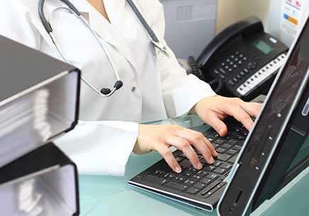 Doctors who adopt electronic health records may lose money