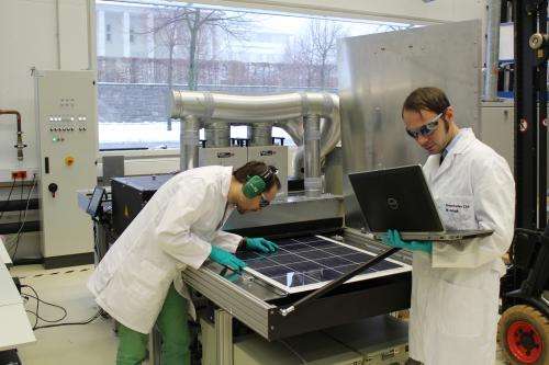 Embedding photovoltaic modules more quickly