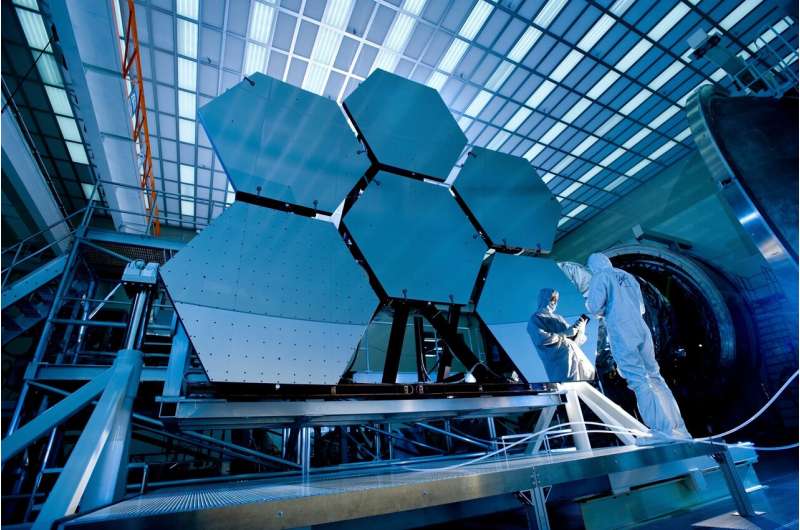 EU urges 'closer ties' between science and industry