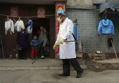 Experts unclear how China bird flu infects humans