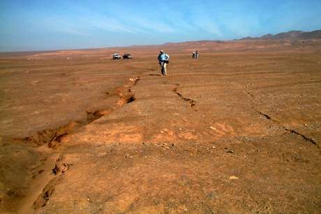 Frozen in time, cracks reveal earthquake history