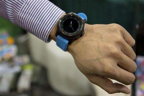 Gadget Watch: Long-battery watch talks to iPhone