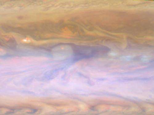 'Hot spots' ride a merry-go-round on Jupiter