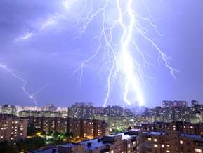 Lightning ‘halos’ could help track fierce thunderstorms