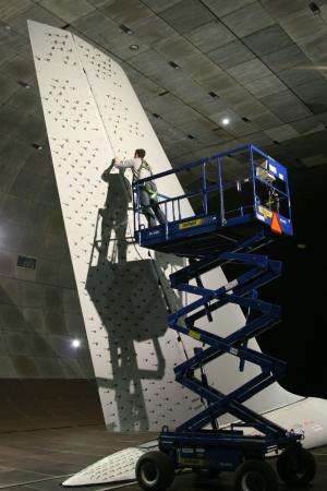 NASA, Boeing finish tests of 757 vertical tail with advanced technology