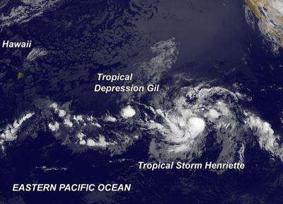 NASA eyes 2 Eastern Pacific tropical cyclones: 1 up, 1 down