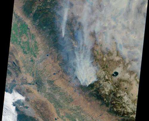 NASA 'eyes' dissect California's massive rim fire