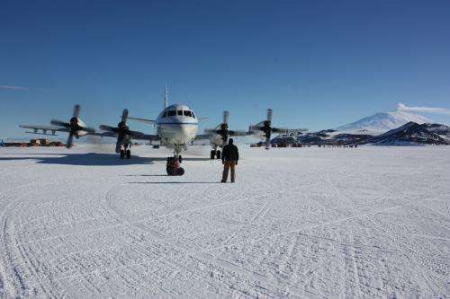 NASA pilots train for Antarctic flying