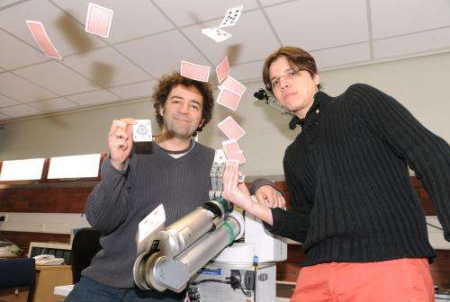 Neuro-magic: Magician uses magic tricks to study the brain's powers of perception and memory