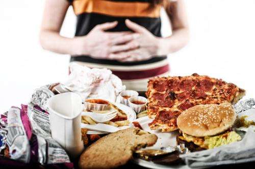 New study links binge eating to strained mother-daughter relationships