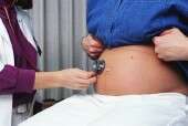 Pregnancy adds challenge for teens treated for drug abuse, report says