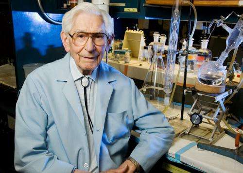 Scientist, 98, challenges orthodoxy on causes of heart disease