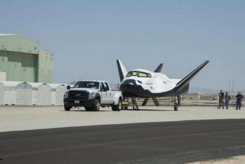 Sierra nevada dream chaser gets wings and tail, starts ground testing