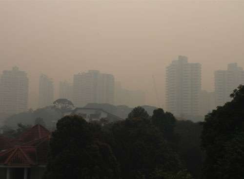 Singapore pollution reaches hazardous levels