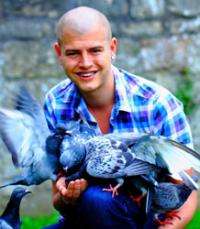 Student investigates pigeon plumage trends