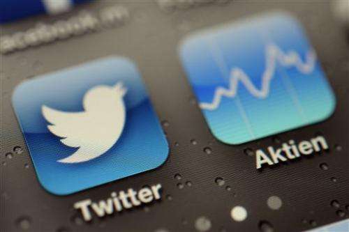 Tangling over Twitter: NYSE, Nasdaq fight for IPO