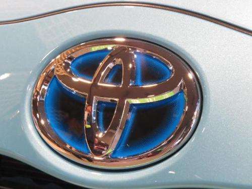 Toyota plans to unveil a new fuel-cell concept car which can be recharged in three minutes and has a range of 500 kilometres