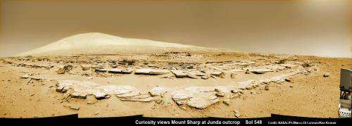 Curiosity rover captures spectacular Martian mountain snapshot